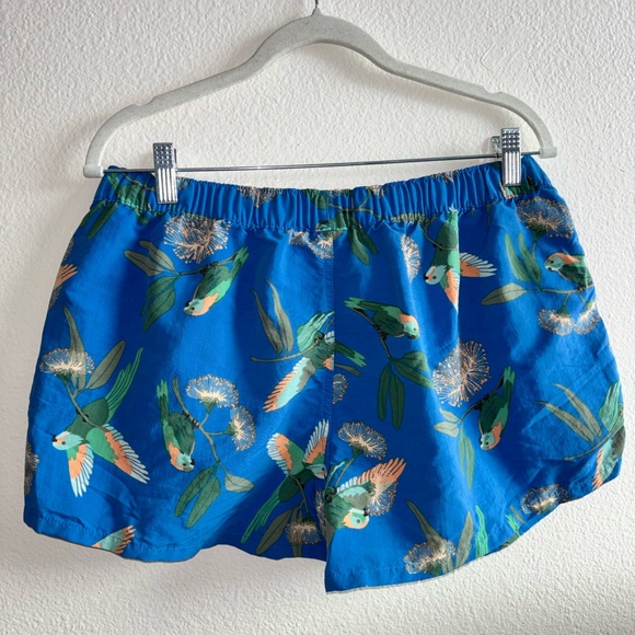 Patagonia Blue Parrot Print Women's Athletic Shorts L - Picture 5 of 5